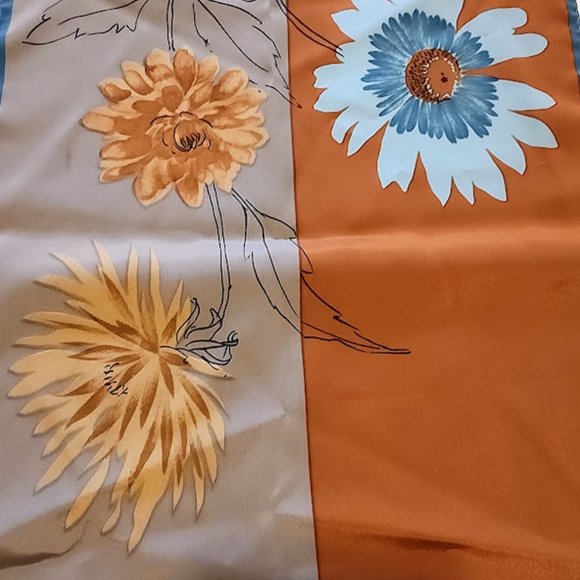 Vera Neumann Scarf - Picture 7 of 7